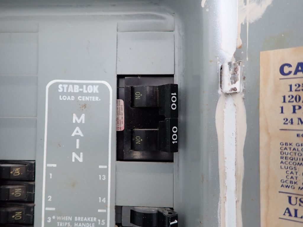 Older breaker layout in flipped home electrical panel